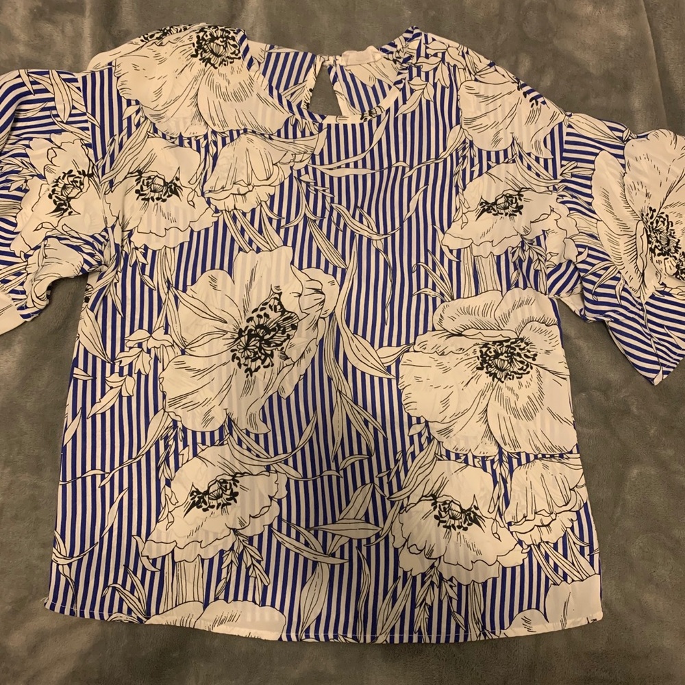 Short sleeve blouse
